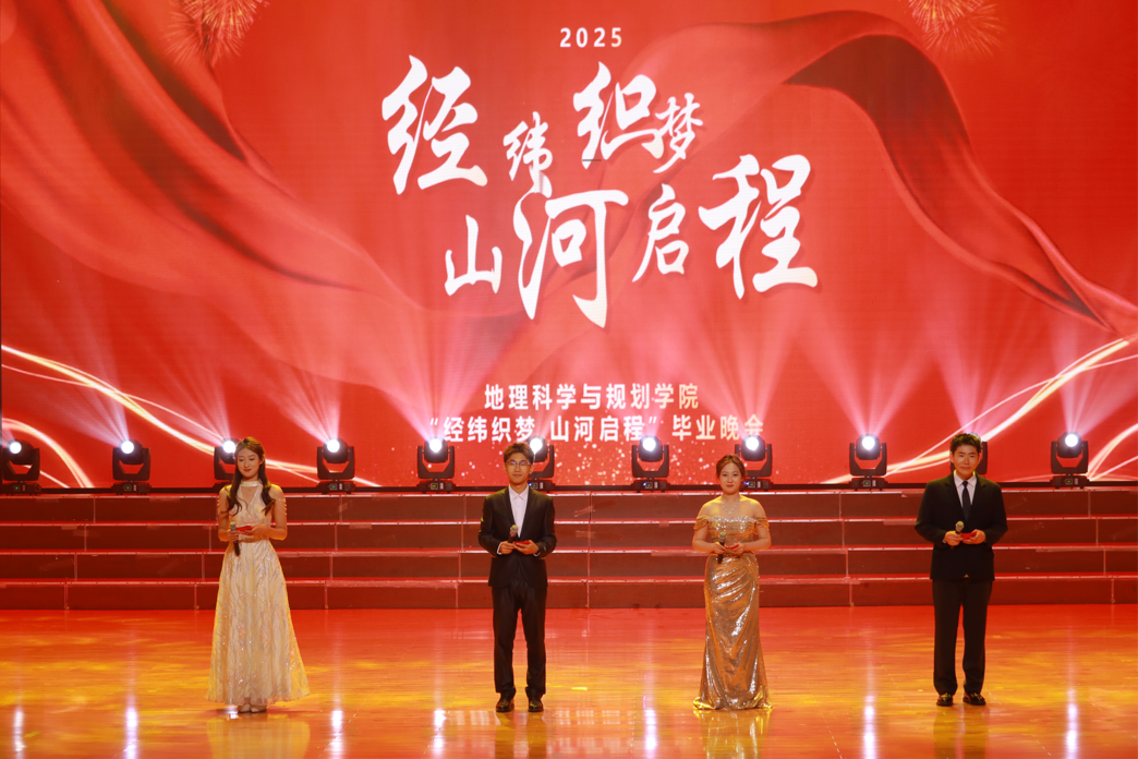 2025-06-07 09:32:01.952000