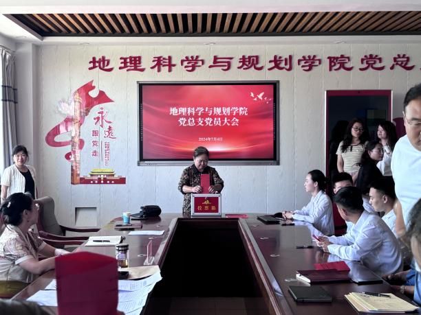 e8012954814c28d4d8855aecf40ad20