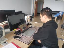 教师王博立涛收看