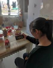 学生张晓源收看